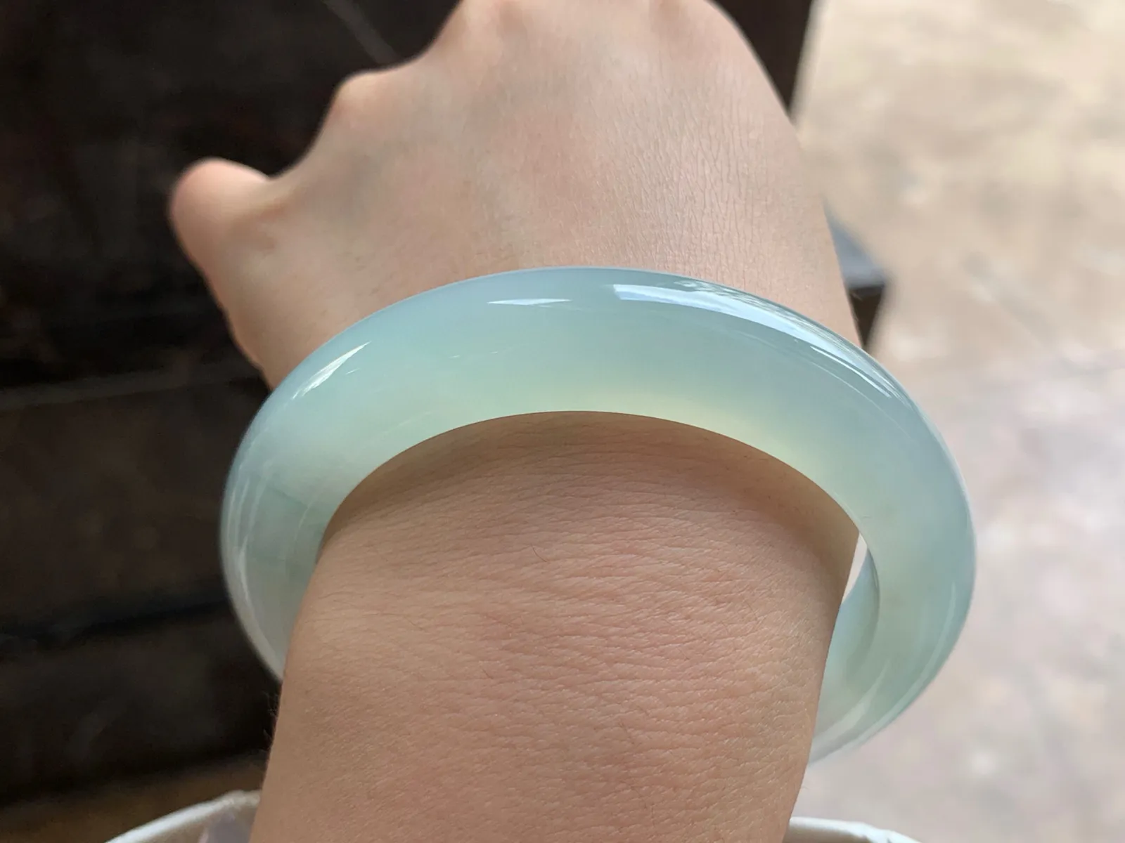 58-11.9-10.6

冰晴水手镯^_^透亮 荧光十足 清新