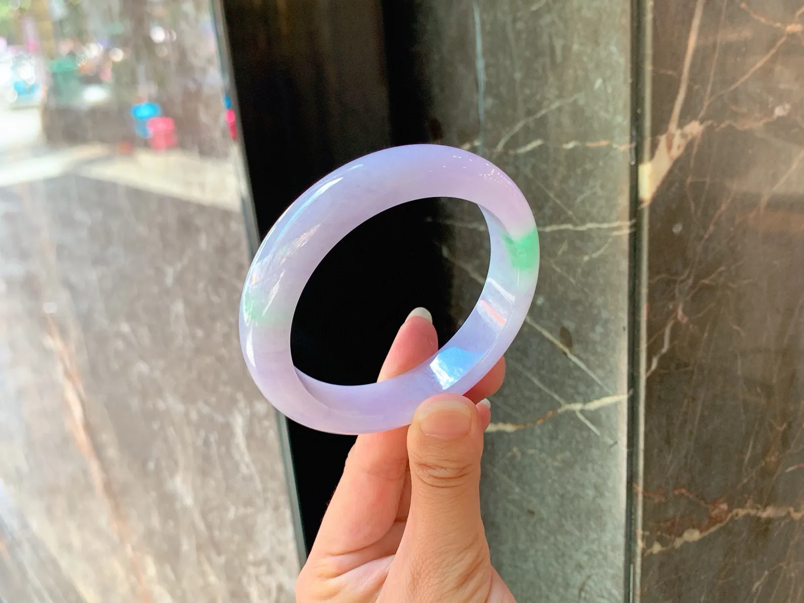 ｜59圈口
浓春彩，这个颜色有点好看过头了、带上回头率老高了、明艳动人、那一抹翠更惊艳、