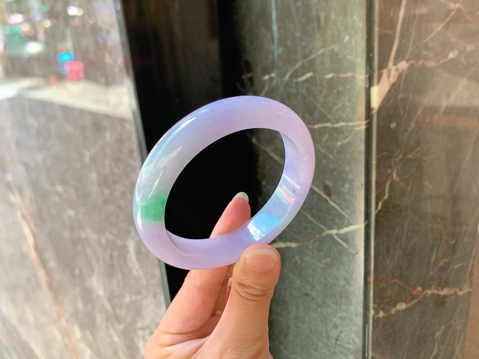 ｜59圈口
浓春彩，这个颜色有点好看过头了、带上回头率老高了、明艳动人、那一抹翠更惊艳、