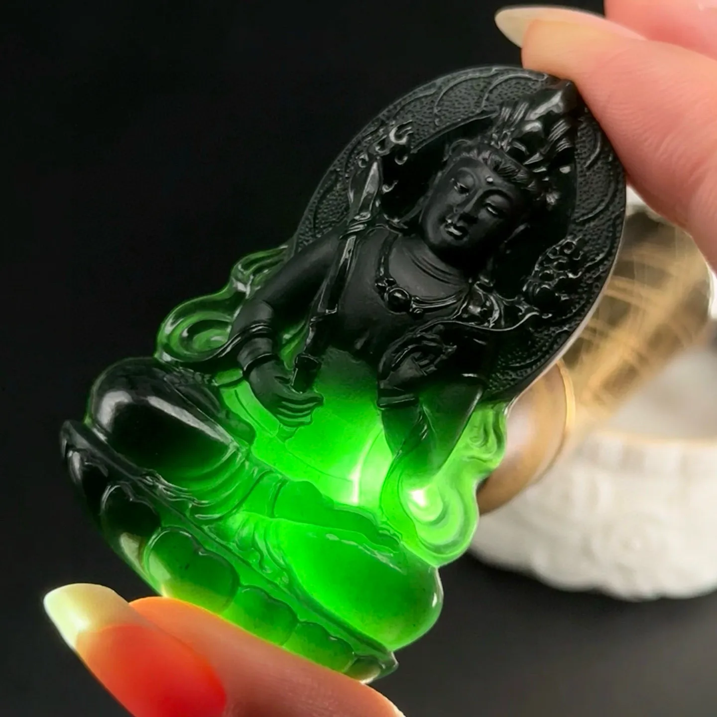 精品墨翠虚空藏菩萨 种好色正 打灯通透 油性十足 尺寸57.2