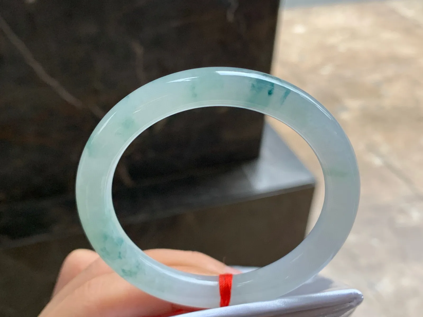 54.5-8.9

冰蓝花圆条手镯^_^飘花灵韵