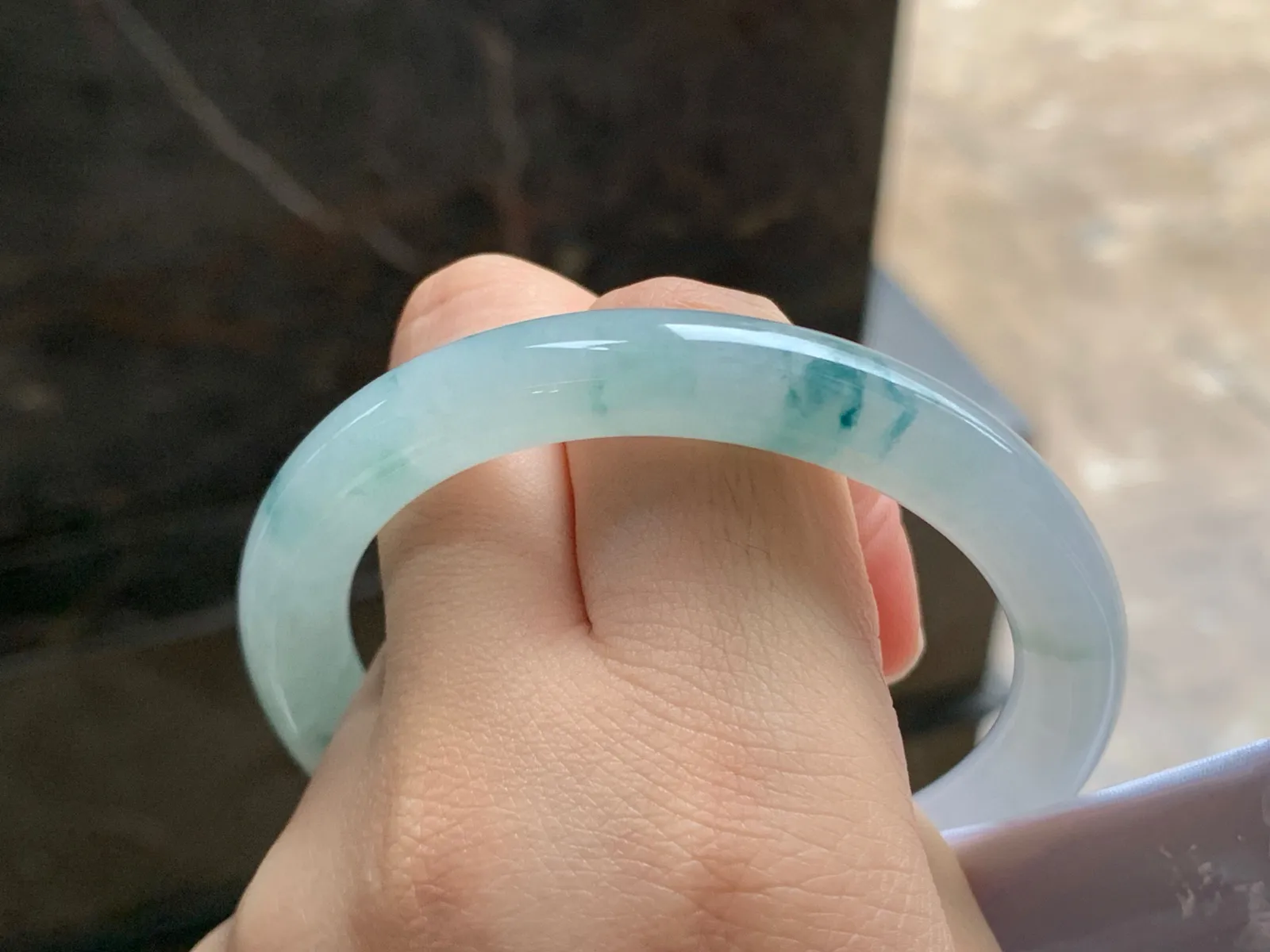 54.5-8.9

冰蓝花圆条手镯^_^飘花灵韵
