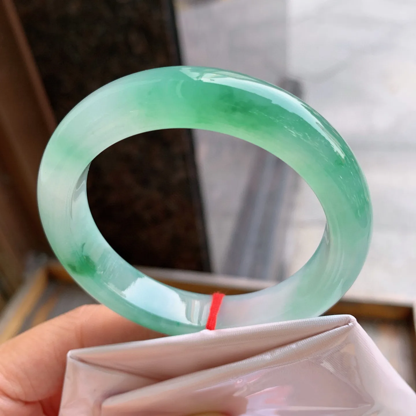 正圈冰飘绿 尺寸：54.8/12/8.4mm