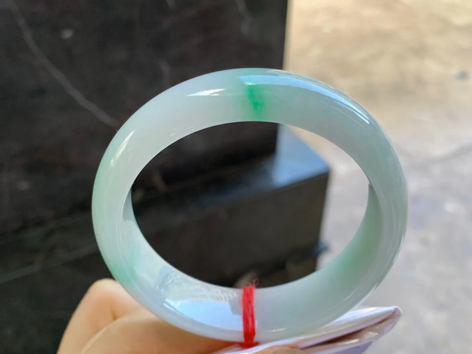 带色宽版手镯
尺寸：58.6-16.6-8.6mm
底子细腻干净～版型大气