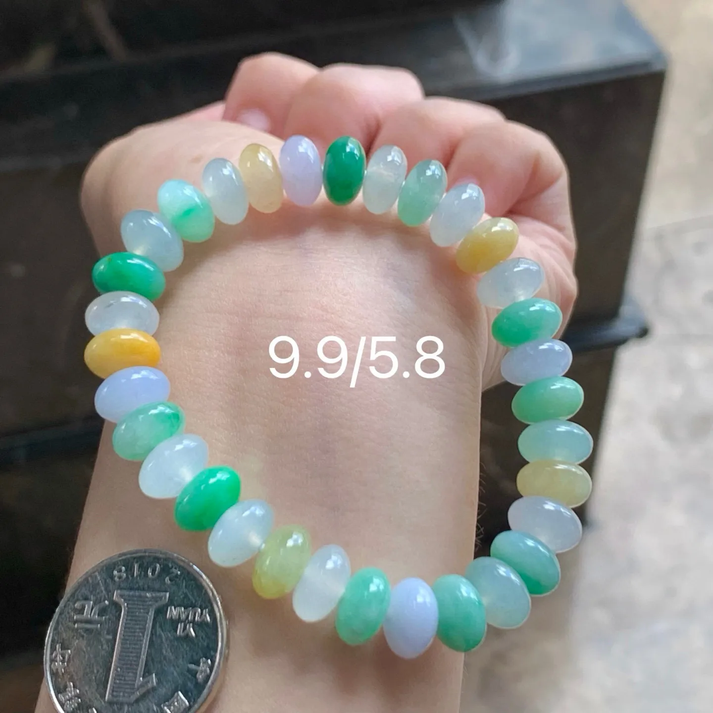 彩色手串
 大颗佩戴漂亮～