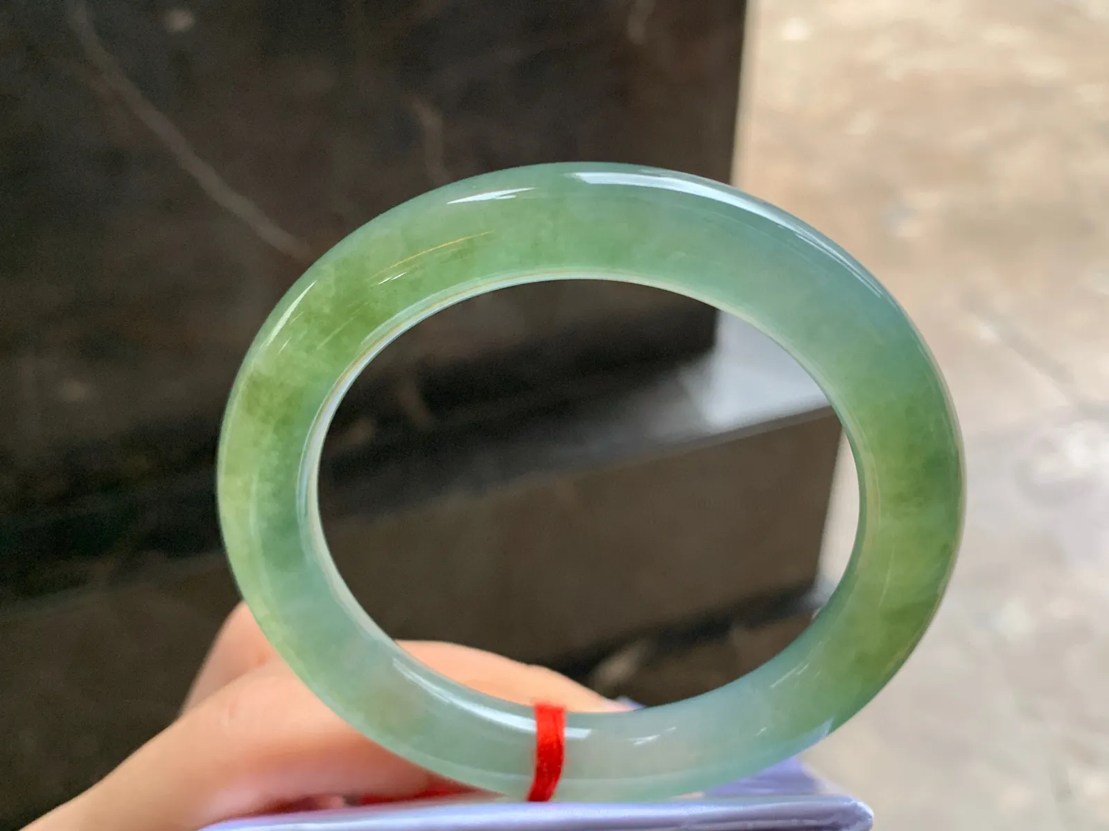 56-10.2

冰黄圆条手镯^_^透亮荧光十足