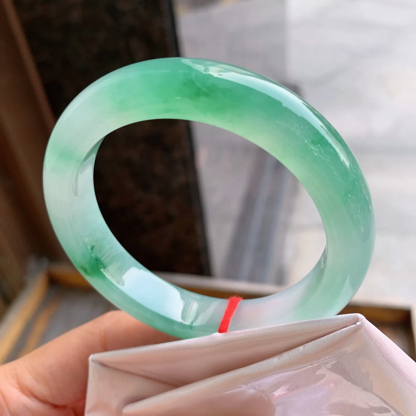 正圈冰飘绿 尺寸：54.8/12/8.4mm