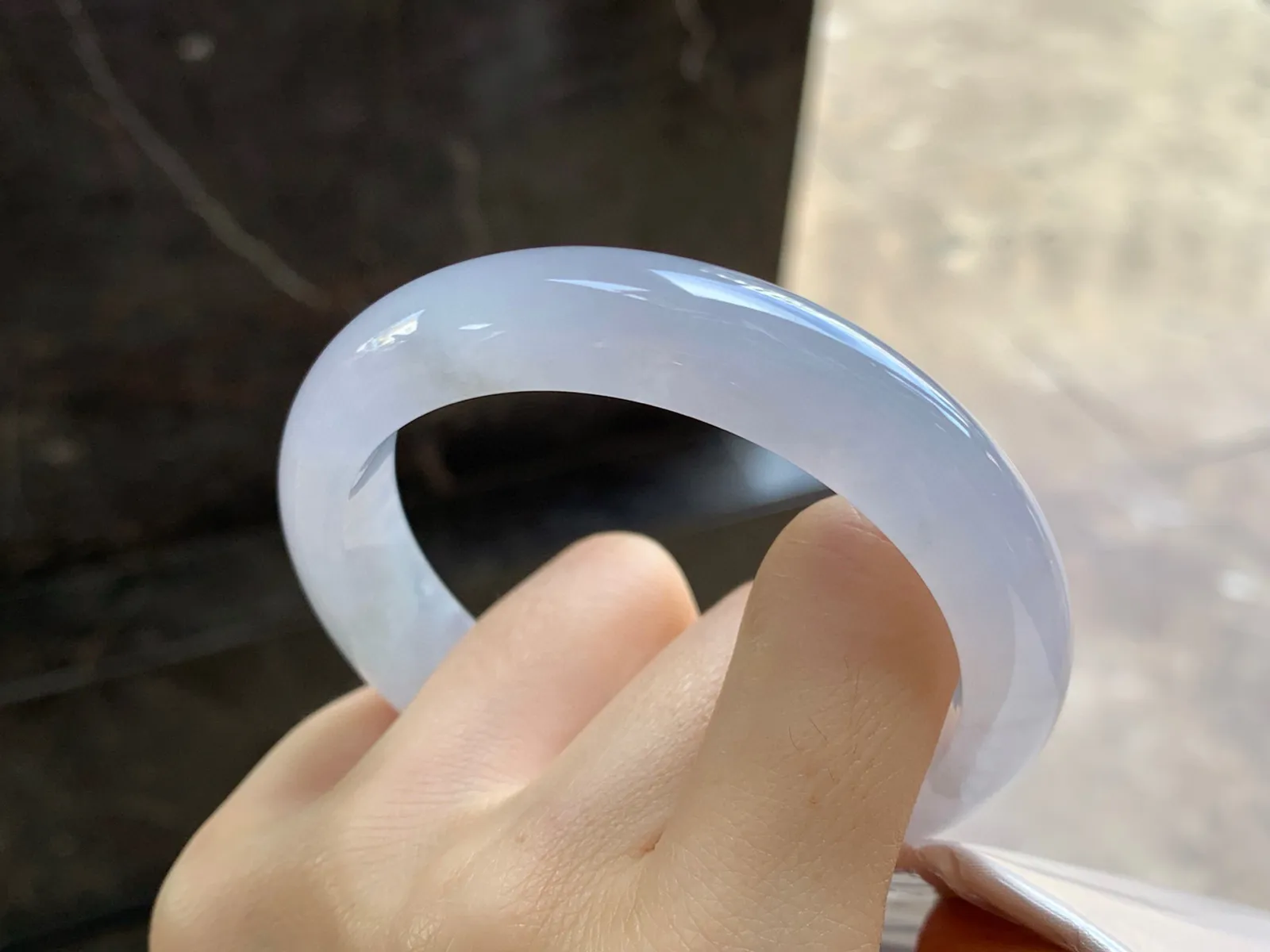 冰种手镯
尺寸：56-12.5-8.5mm
种水好 小清新 微棉不影响