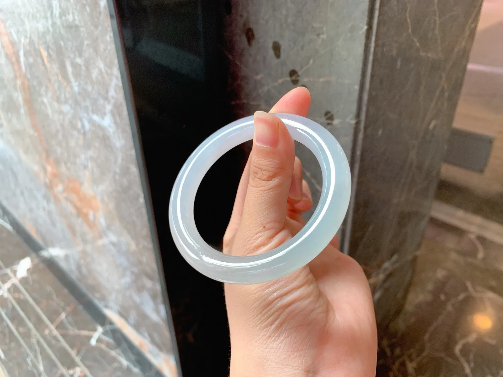 🪻｜55圈口
冰晴福镯，条粗：9.1，底子细腻，素雅简约，