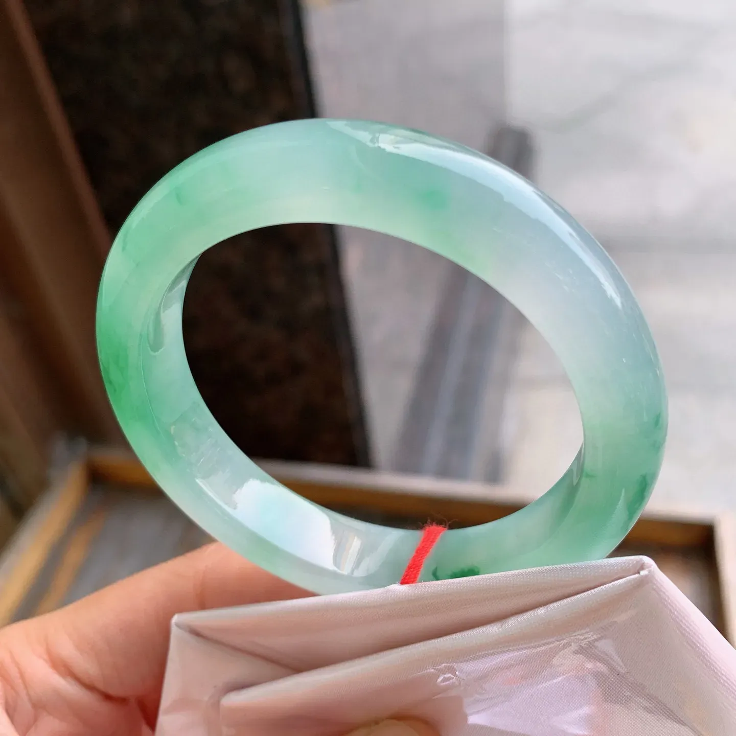 正圈冰飘绿 尺寸：54.8/12/8.4mm