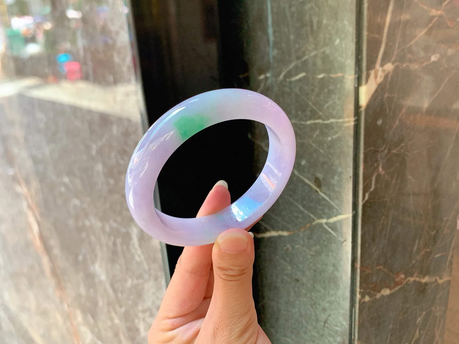 ｜59圈口
浓春彩，这个颜色有点好看过头了、带上回头率老高了、明艳动人、那一抹翠更惊艳、