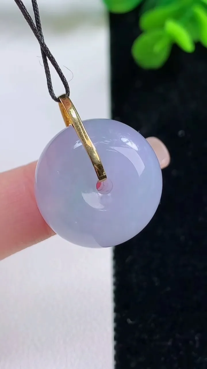天然A货翡翠18k金紫罗兰路路通吊坠，尺寸20-12.7，重量:10.44g
9月1日