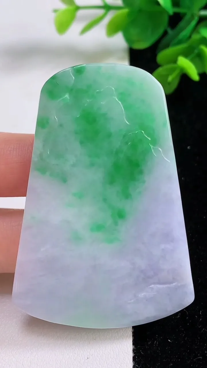 天然A货翡翠山水牌吊坠，尺寸62-43.3-5.3，重量:31.24g
9月1日