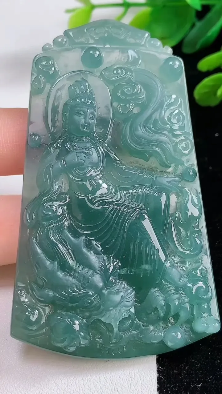 天然A货翡翠蓝水御龙观音菩萨吊坠，尺寸80-46-8，重:47.24g
9月1日