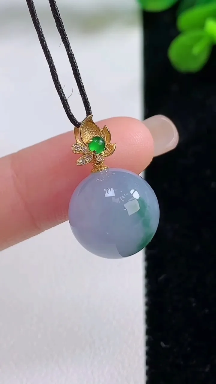 天然A货翡翠18k金紫罗兰圆珠吊坠，尺寸13.2，重量:5.15g9月1日
工厂直销收藏佳品,种好水