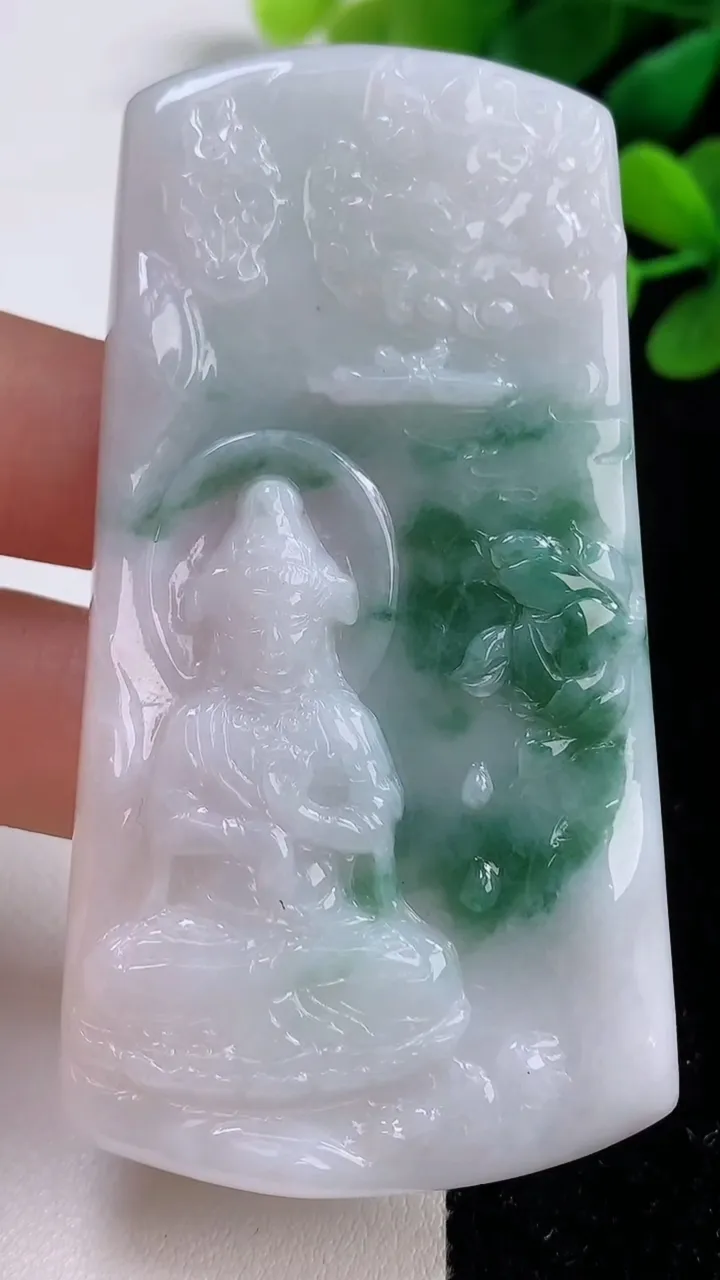 天然A货翡翠飘花文殊菩萨吊坠，尺寸73.8-39.6-5.4，重量:42.20g
9月1日