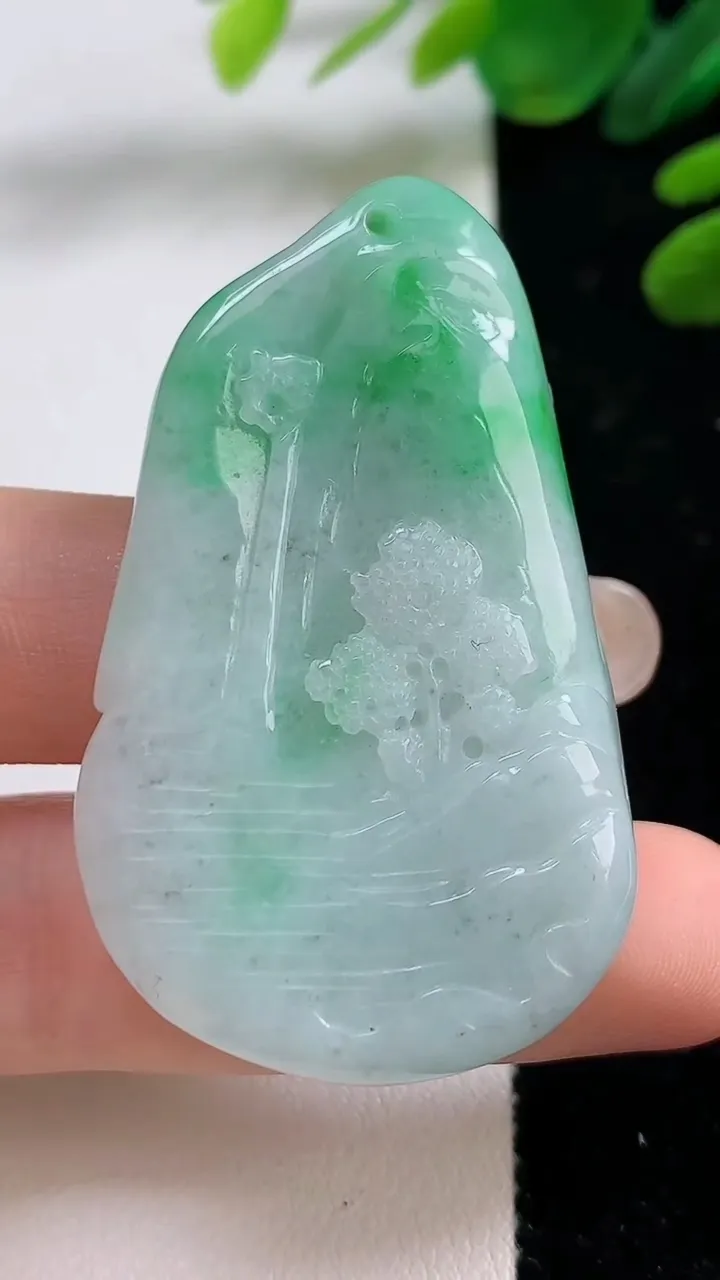 天然A货翡翠山水观音菩萨吊坠，尺寸51.7-31-10.4，重:27.24g
9月1日