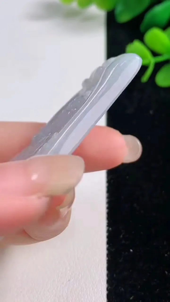 天然A货翡翠文殊菩萨吊坠，尺寸68-35-5.5，重量:31.62g
9月1日