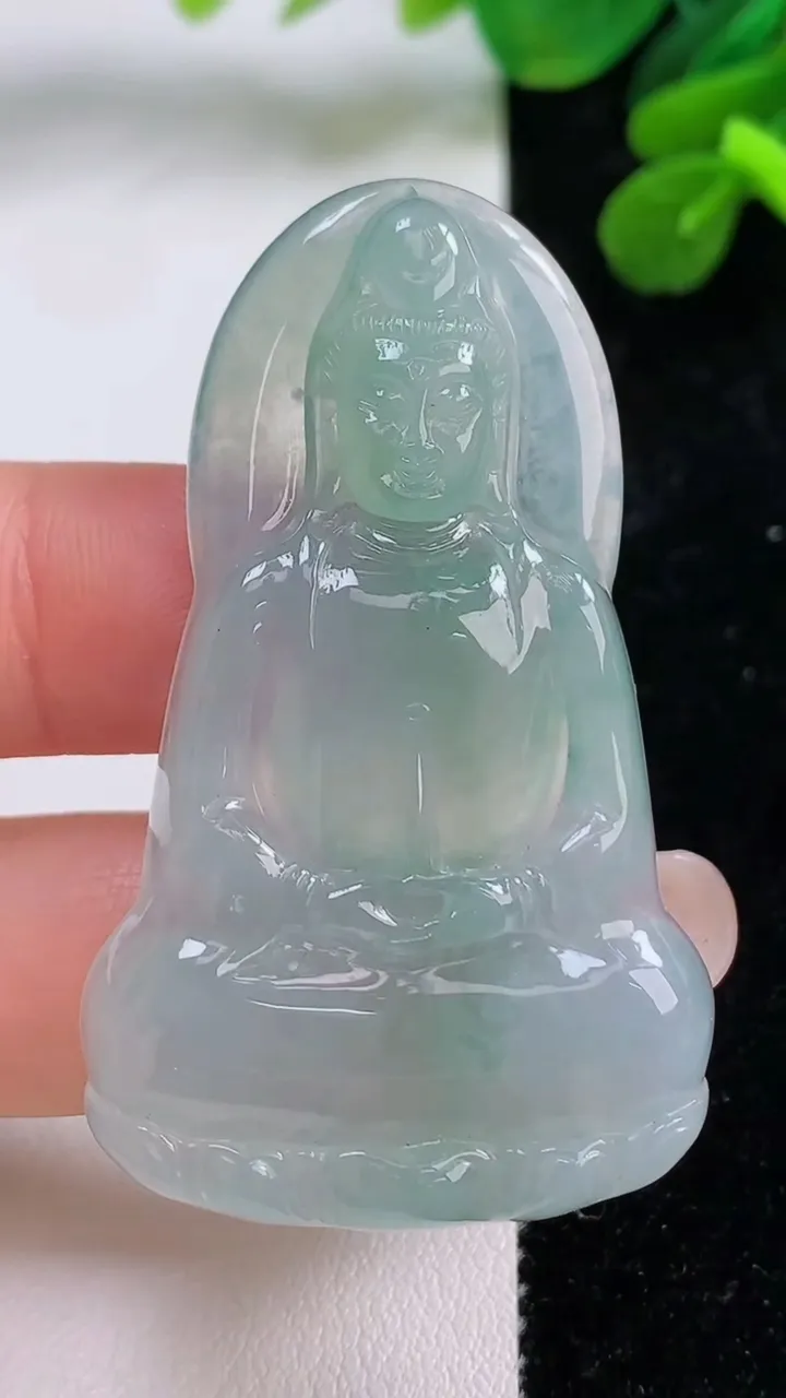 天然A货翡翠素衣观音吊坠，尺寸52.6-32-5.2，重量:16.11g
9月1日