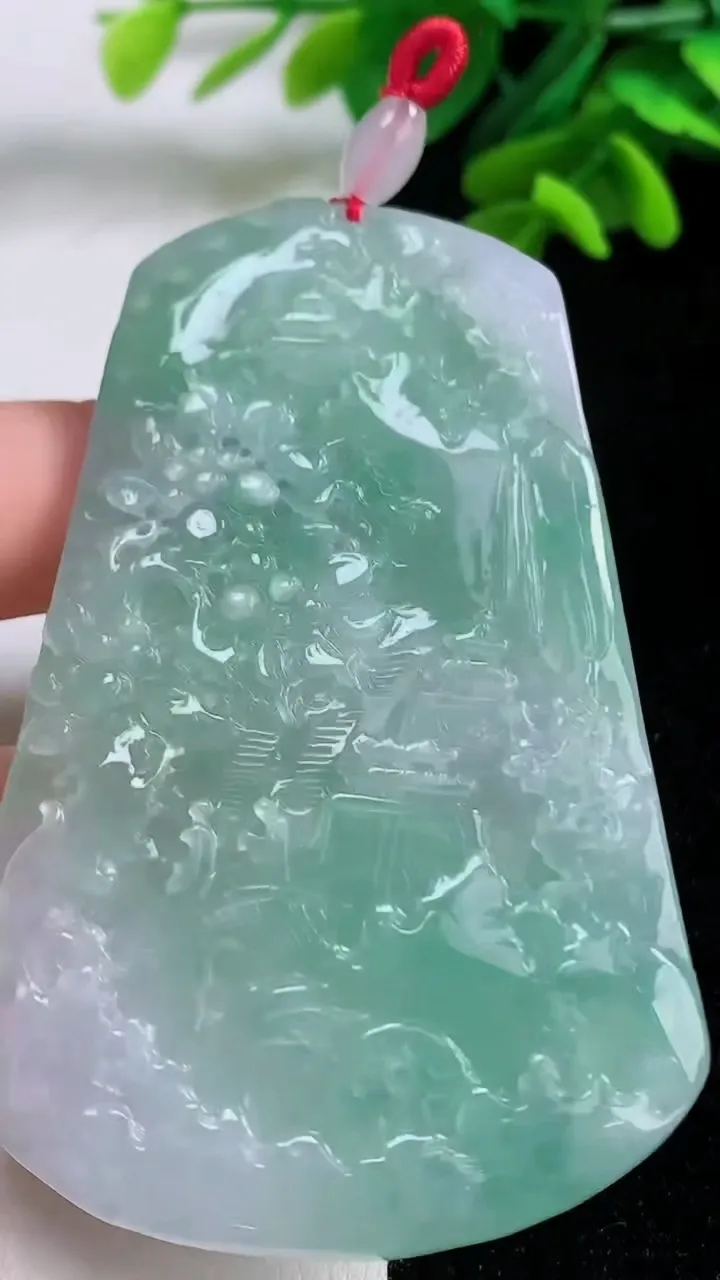 天然A货翡翠山水牌吊坠，尺寸74-47.4-6，重量:47.90g
9月1日