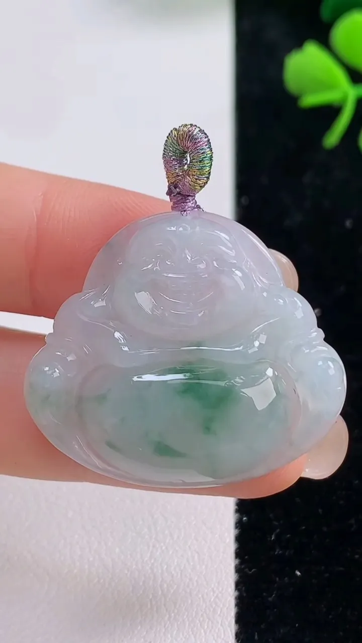 天然A货翡翠飘花佛公吊坠，尺寸28.5-32.6-4.5，重量:6.86g
9月1日