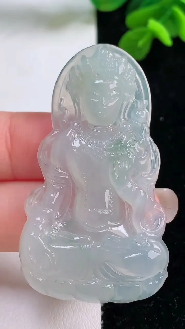 天然A货翡翠冰种飘花大势至观音菩萨吊坠，尺寸54-31-4.7，重量:14.63g
9月1日