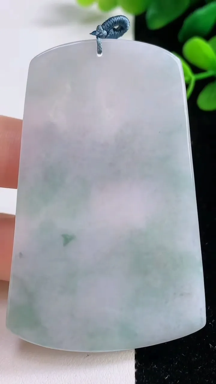天然A货翡翠虚空藏观音菩萨吊坠，尺寸68-43-4，重量:30.26g
9月1日