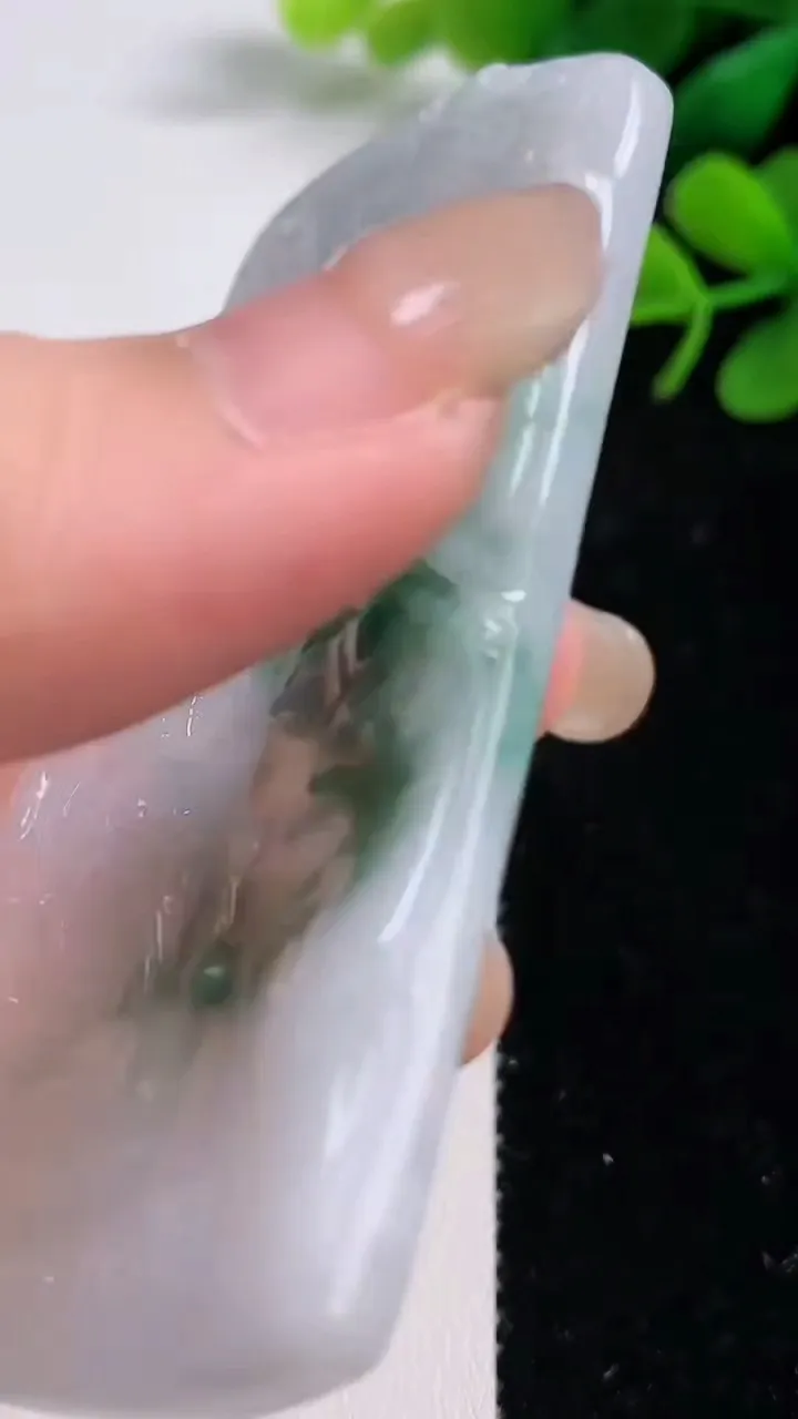天然A货翡翠飘花文殊菩萨吊坠，尺寸73.8-39.6-5.4，重量:42.20g
9月1日