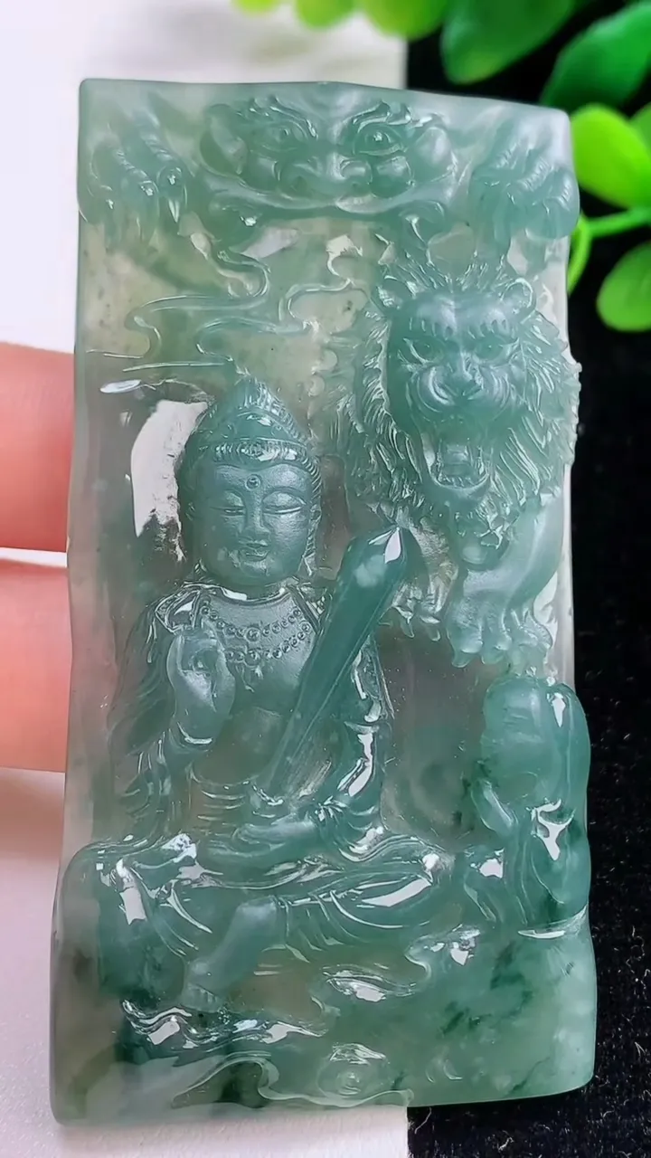 天然A货翡翠文殊菩萨吊坠，尺寸75.3-38.7-6，重量:42.18g
9月1日