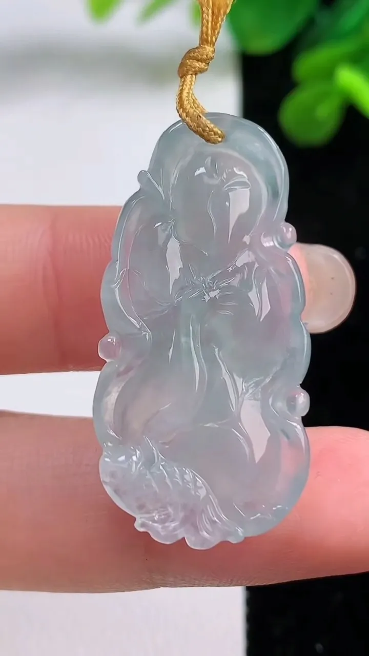 天然A货翡翠荷叶鱼吊坠，尺寸35.3-18-4.6，重量:5.32g
9月1日