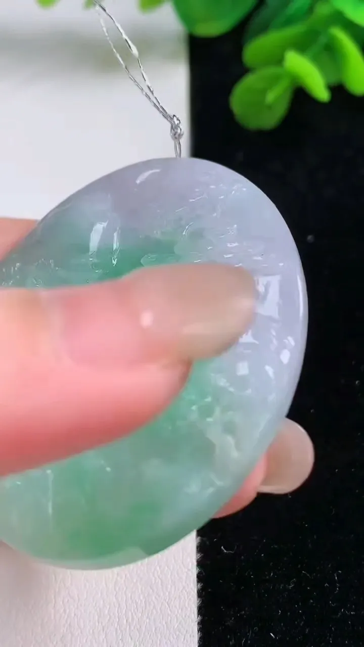 天然A货翡翠山水牌吊坠，尺寸49.8-39.8-6，重量:25.41g
9月1日