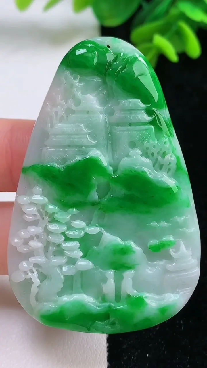 天然A货翡翠山水牌吊坠，尺寸58.7-39.6-6.5，重量:29.91g
9月1日