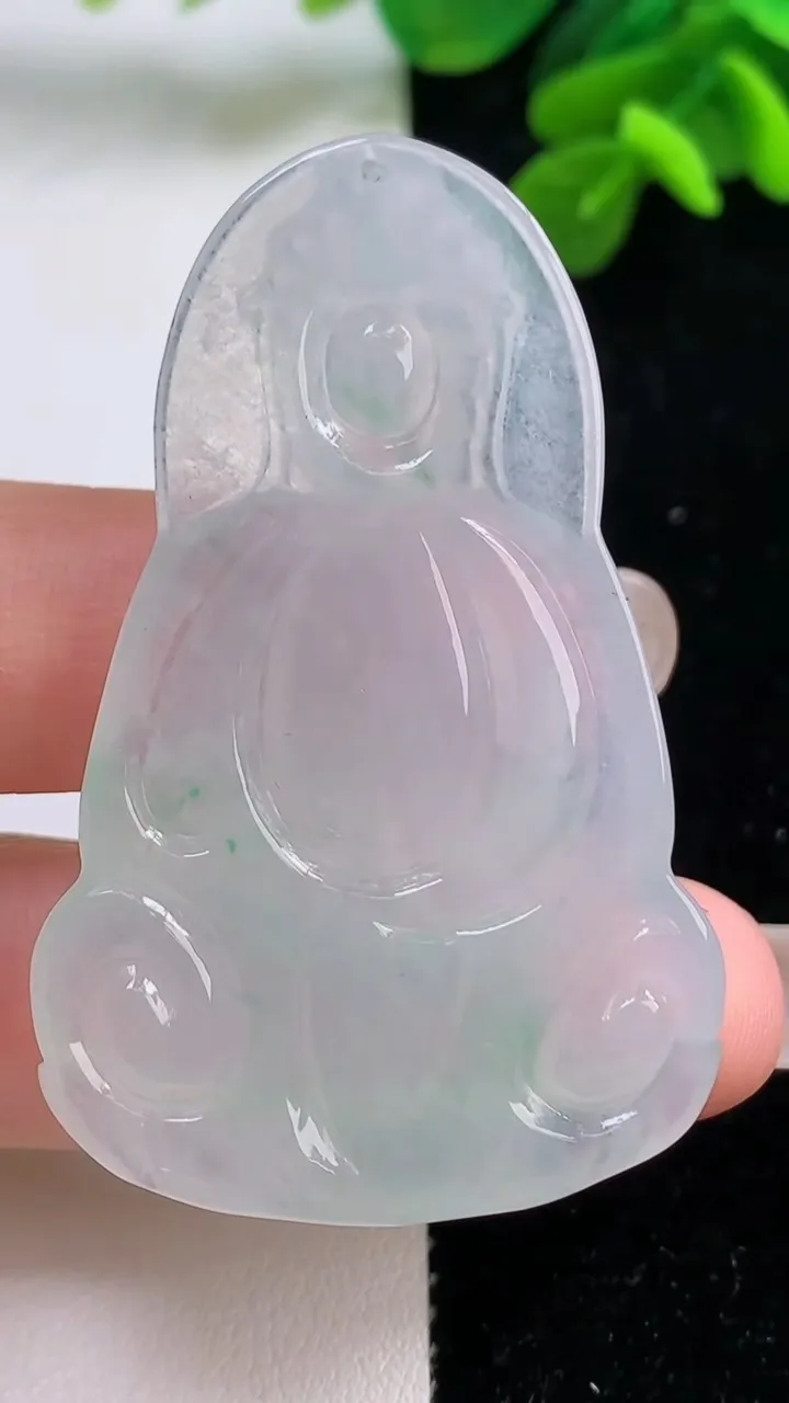 天然A货翡翠观音菩萨吊坠，尺寸53-34.2-5，重量:16.19g
9月1日