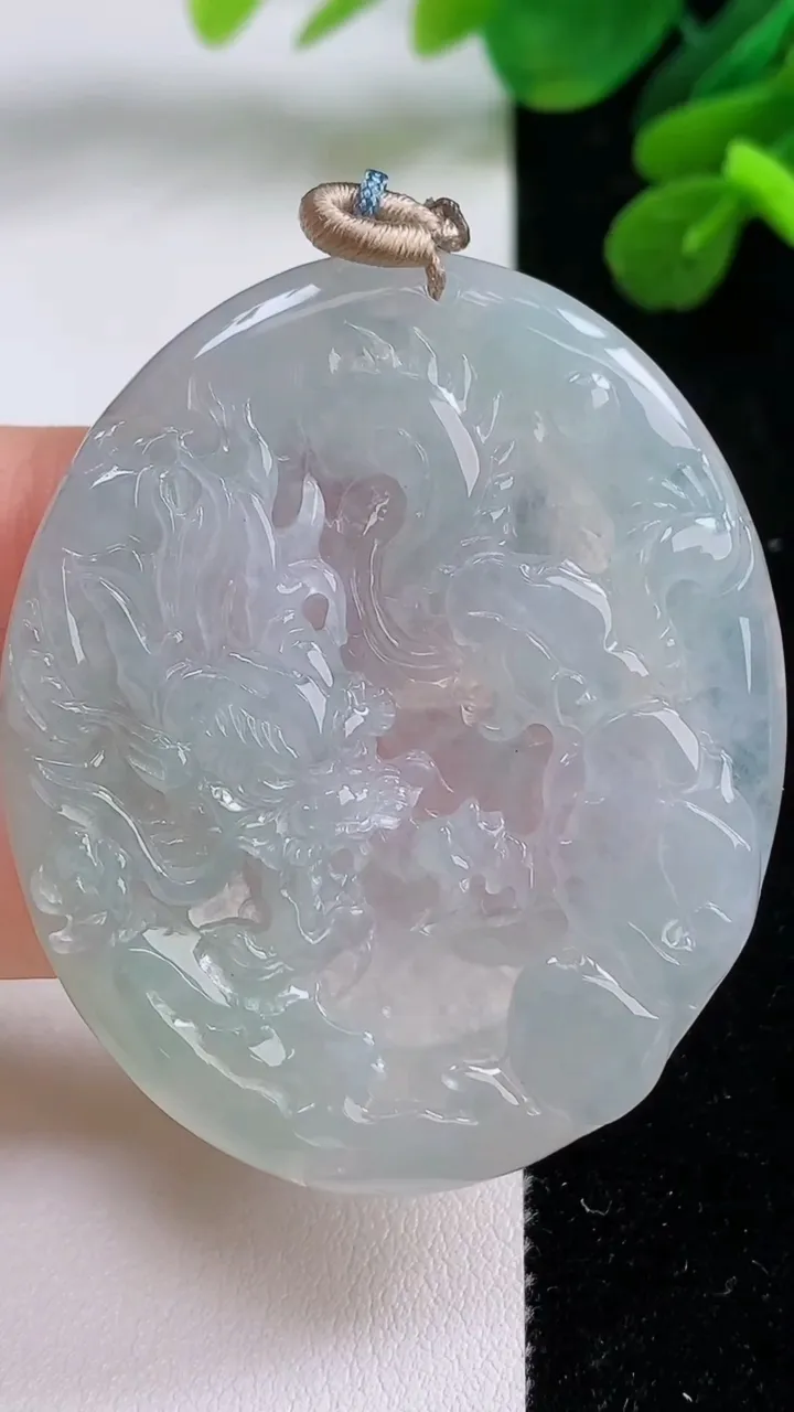 天然A货翡翠龙牌吊坠，尺寸50.6-42.7-5，重量:21.33g
9月1日