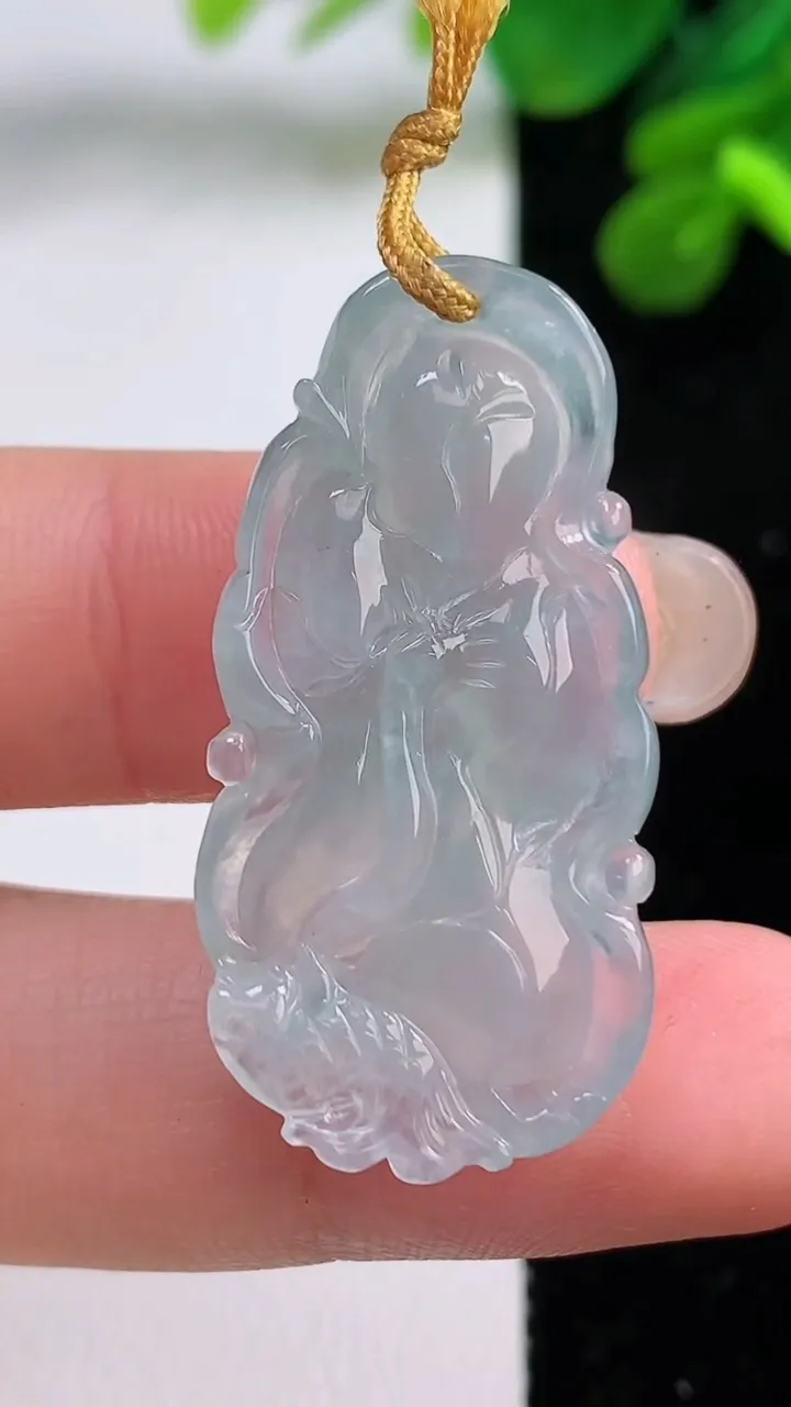 天然A货翡翠荷叶鱼吊坠，尺寸35.3-18-4.6，重量:5.32g
9月1日