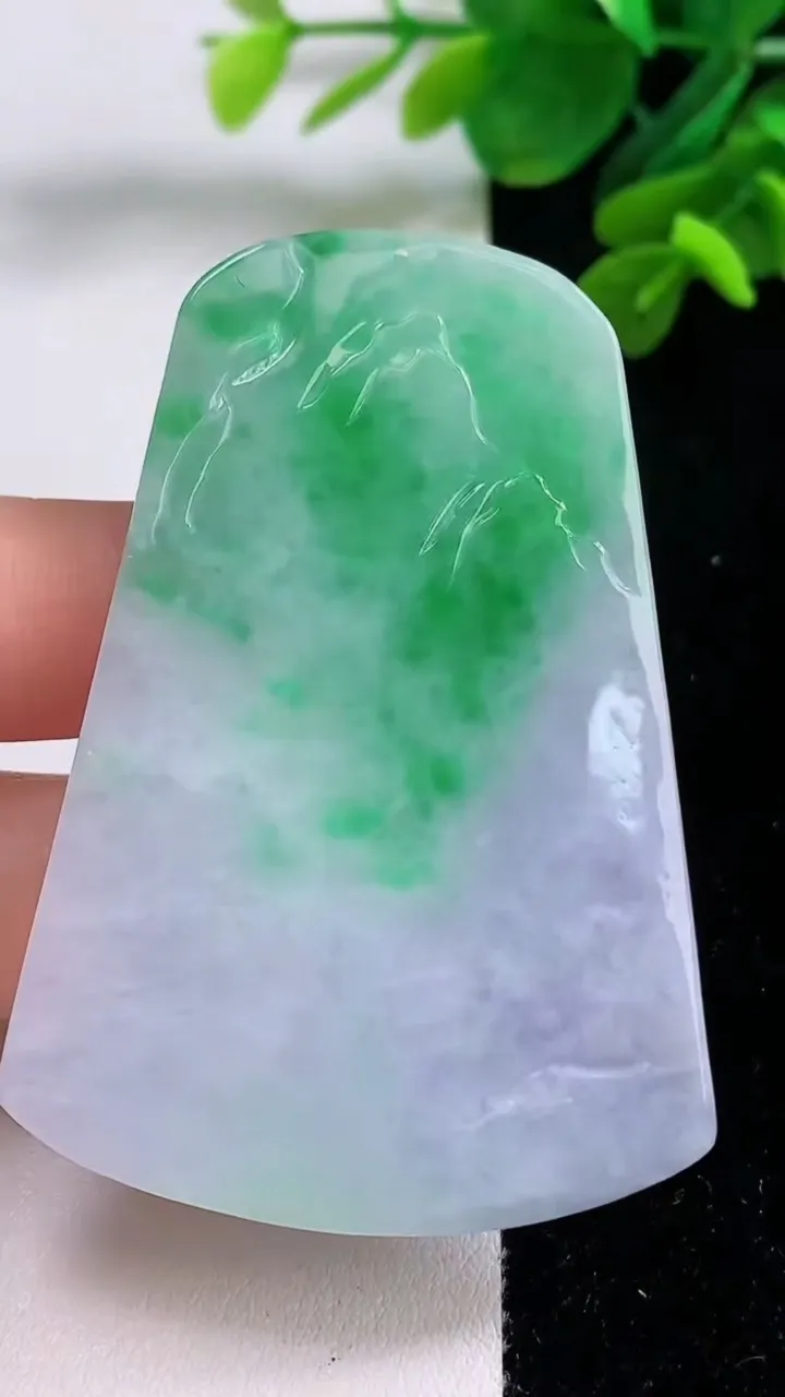 天然A货翡翠山水牌吊坠，尺寸62-43.3-5.3，重量:31.24g
9月1日