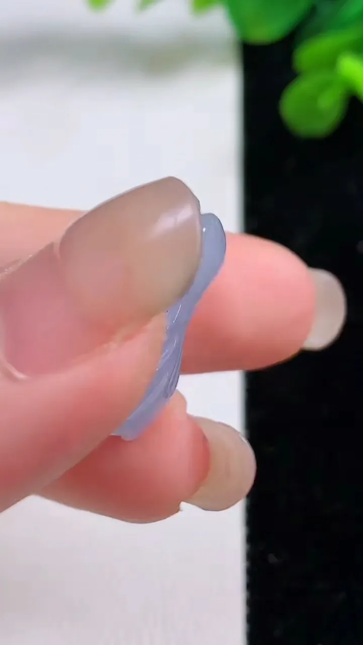 天然A货翡翠紫罗兰白菜吊坠，尺寸22-15-10.2，重量:6.62g
9月1日