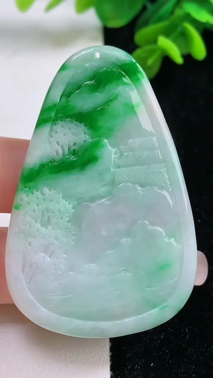 天然A货翡翠山水牌吊坠，尺寸58.7-39.6-6.5，重量:29.91g
9月1日