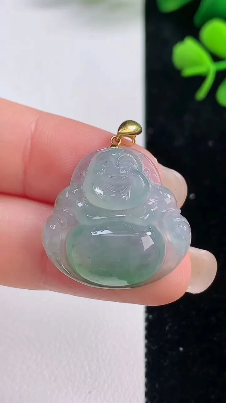 天然A货翡翠种飘花佛公吊坠，尺寸22.8-23.7-5.8，重量:5.18g
9月2日