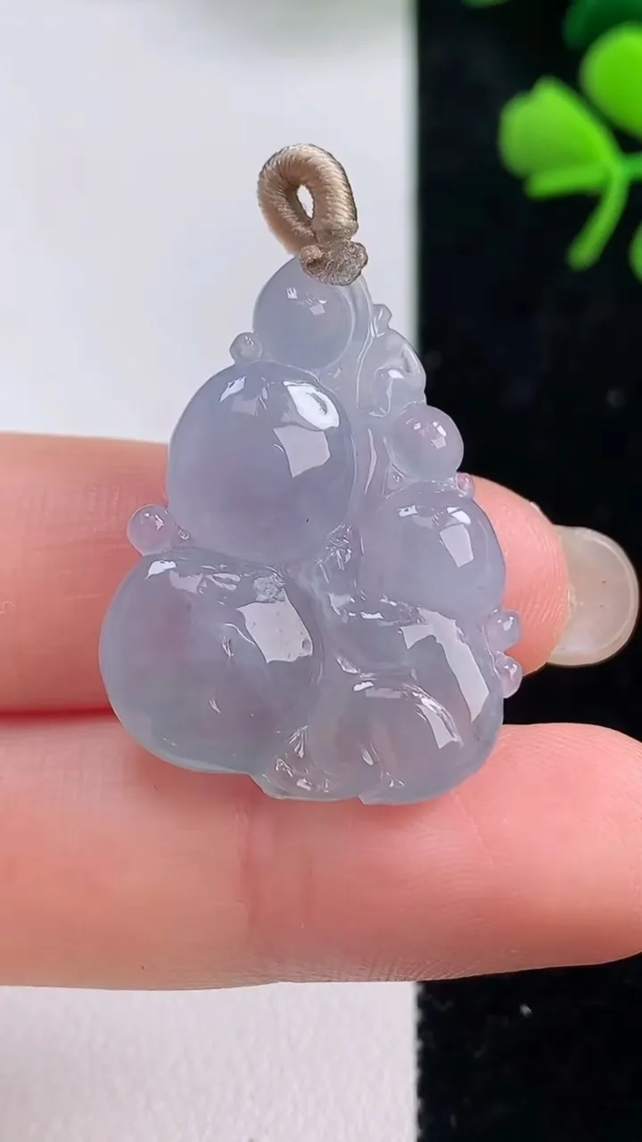 天然A货翡翠紫罗兰生肖猴吊坠，尺寸27.3-22.5-5.6，重量:5.48g
9月2日