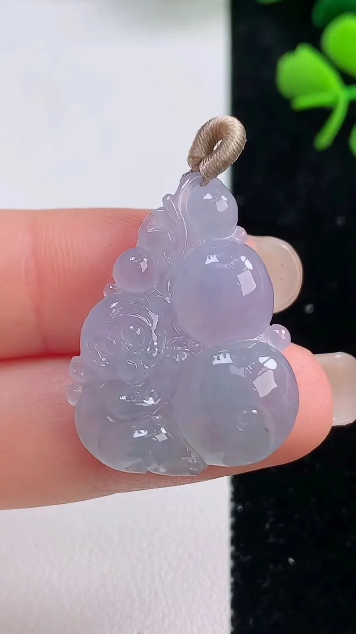 天然A货翡翠紫罗兰生肖猴吊坠，尺寸27.3-22.5-5.6，重量:5.48g
9月2日