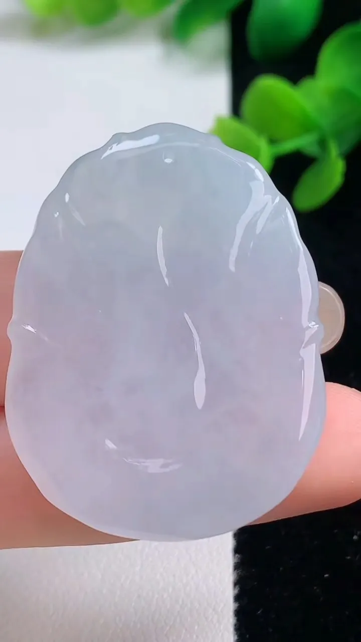 天然A货翡翠生肖猴吊坠，尺寸41-31-5.2，重量:14.36g
9月3日
