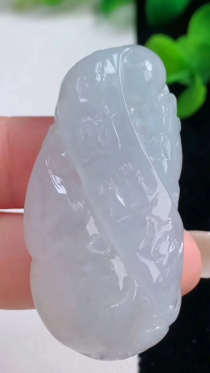 天然A货翡翠金蟾吊坠，尺寸49-23.5-10，重量:26.12g
9月3日