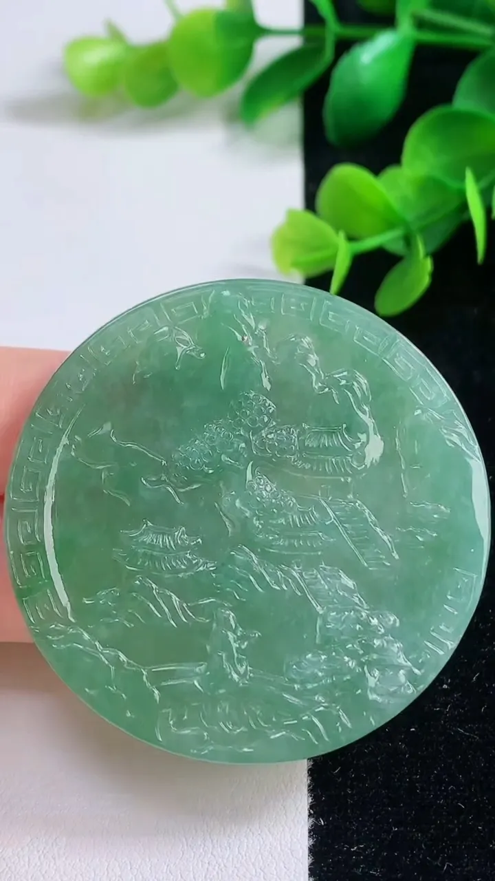 天然A货翡翠山水牌吊坠，尺寸49-3.4，重量:20.96g
9月3日