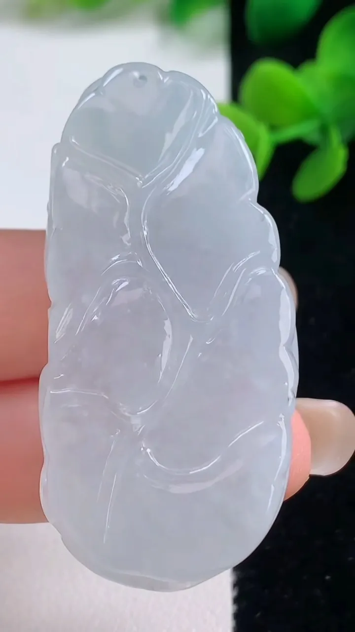 天然A货翡翠金蟾吊坠，尺寸49-23.5-10，重量:26.12g
9月3日