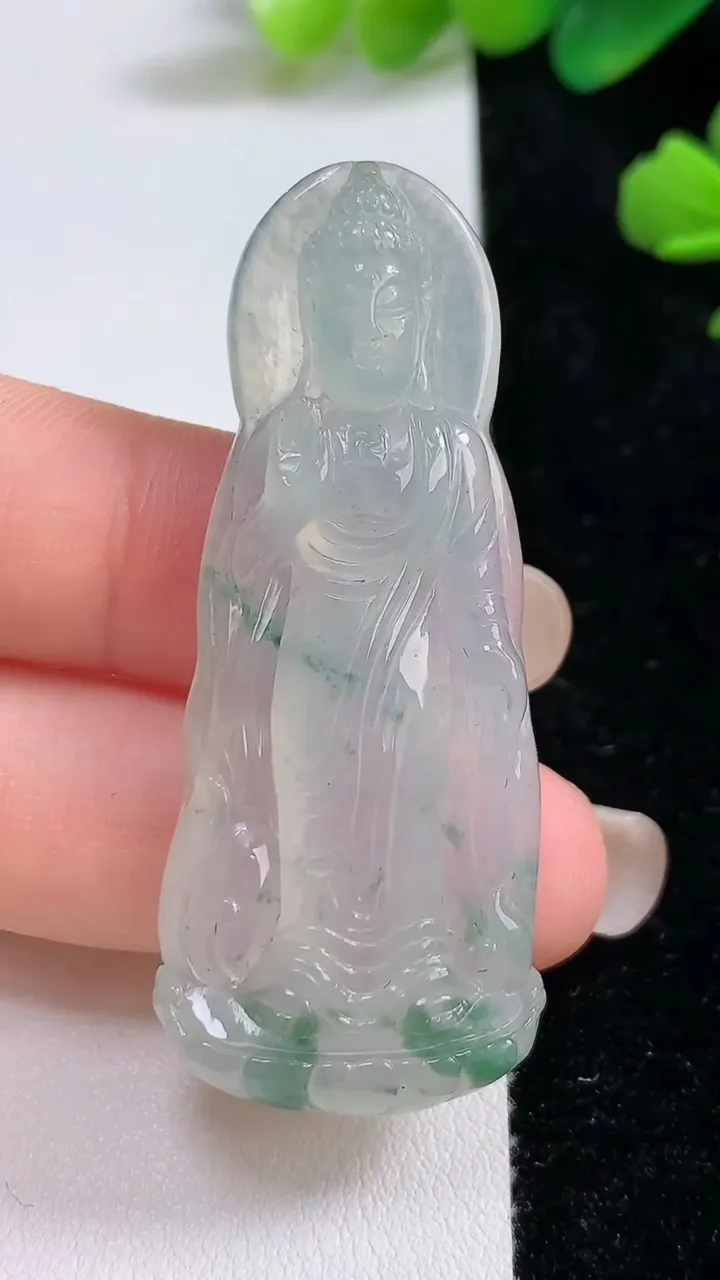 天然A货翡翠冰种飘花阿尼陀佛吊坠，尺寸35-22-6.5，重:16.95g
9月3日