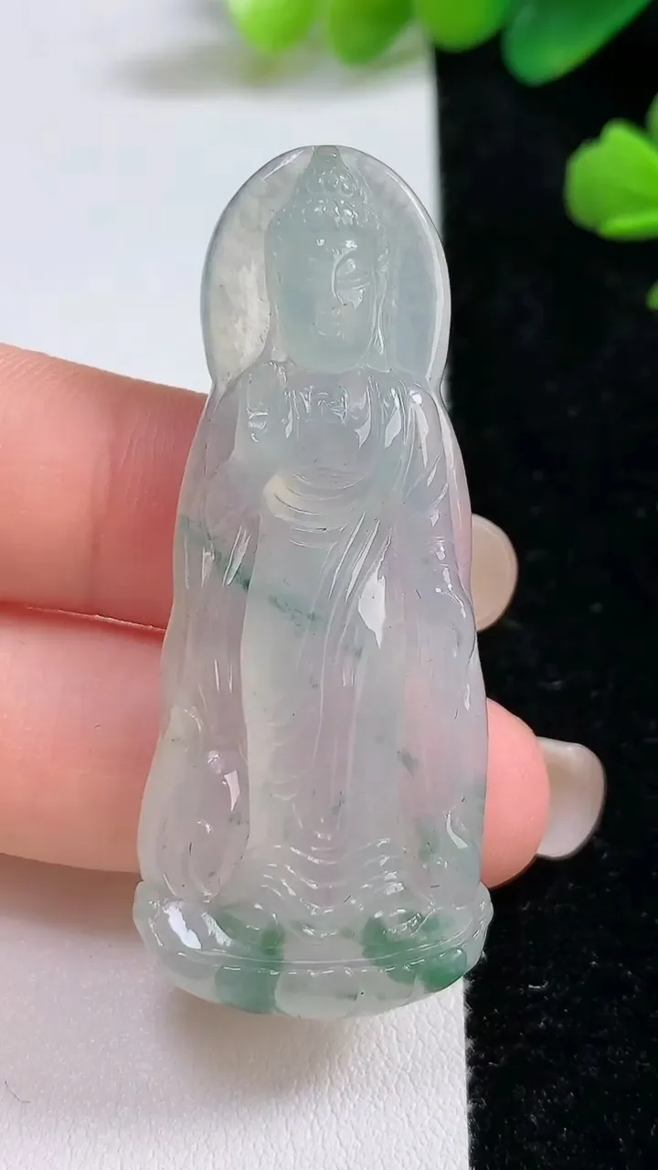 天然A货翡翠冰种飘花阿尼陀佛吊坠，尺寸35-22-6.5，重:16.95g
9月3日