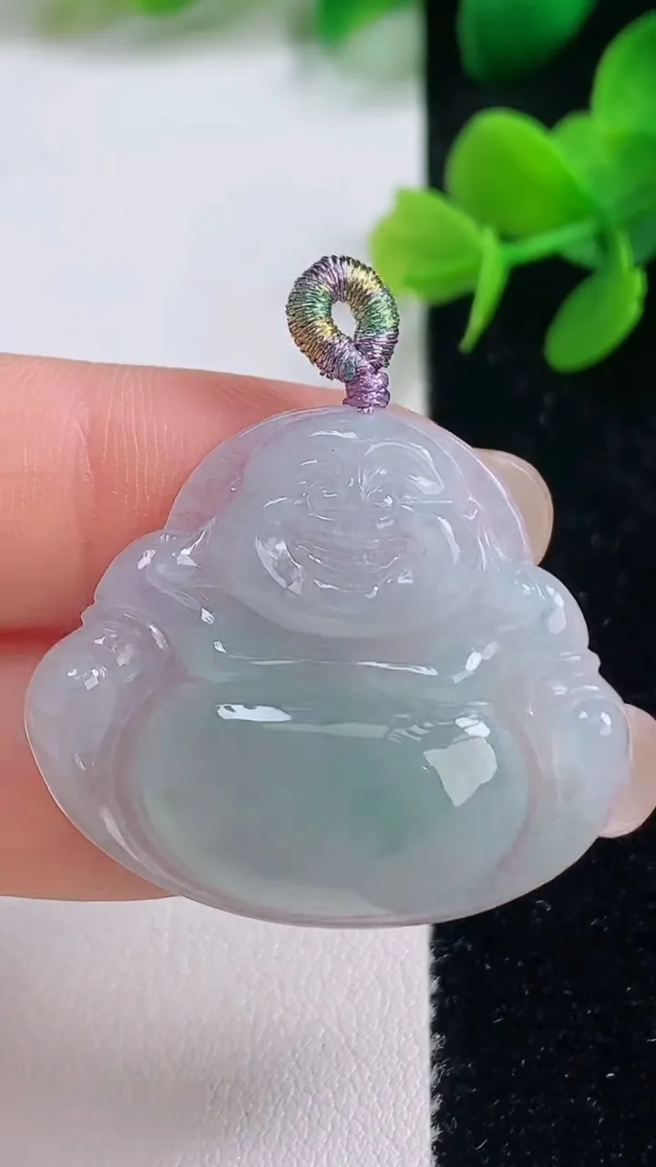天然A货翡翠冰种飘花佛公吊坠，尺寸28.7-33-4.8，重量:7.21g
9月3日
