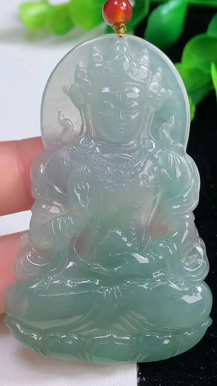 天然A货翡翠度母观音菩萨吊坠，尺寸69-42.8-4.2，重量:26.45g
9月4日