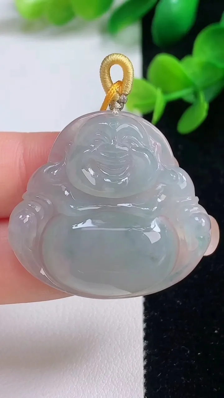 天然A货翡翠冰种飘花佛公吊坠，尺寸33-35.3-6.5，重量:12.23g
9月4日